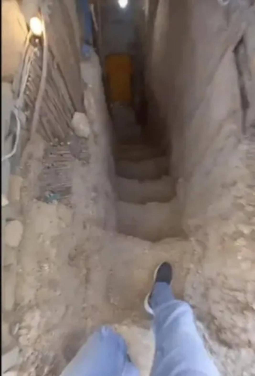 Ailesine kızınca bahçede açtığı çukurda yaşamaya başladı! 2 oda 1 salon ev : Isıtma sistemi bile kurdu! 8